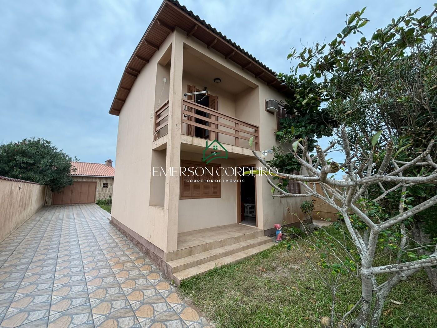 Sobrado para Venda, em Cidreira, bairro Centro, 2 dormitrios, 2 banheiros, 1 vaga